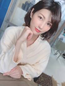 草莓月亮海报